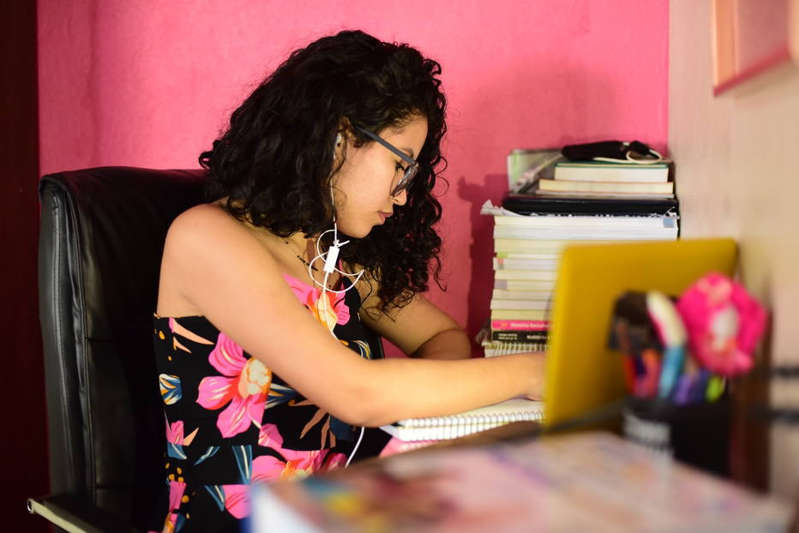 Foto:Elvis Freitas/Estadão A estudante de Boa Vista, Beatriz Eduarda, aluna do 3º ano da escola estadual Lobo D'Almada, segue em aulas online