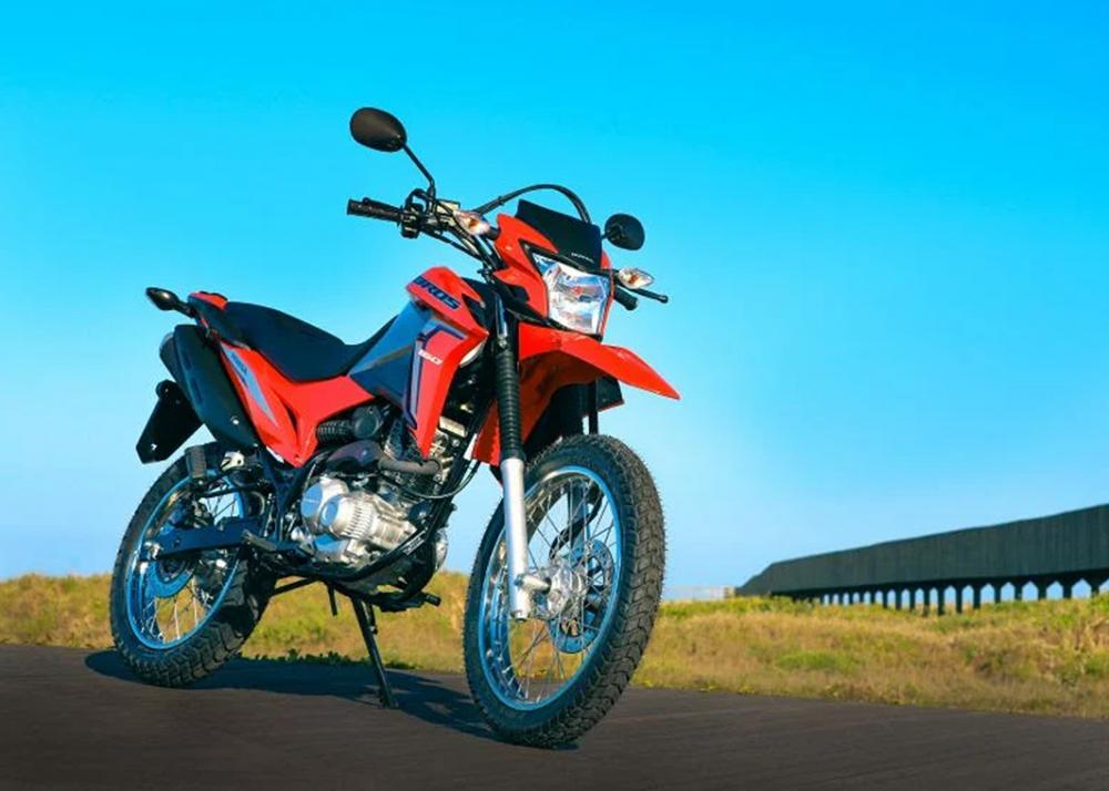 A Honda NXR 160 Bros é a líder da categoria Trail/Fun (Foto: Divulgação/Honda)