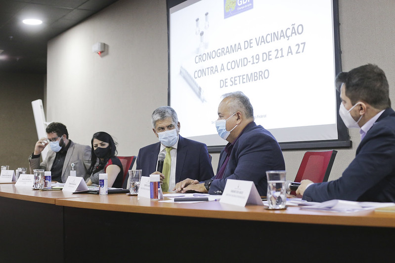 Os anúncios foram feitos pela Secretaria de Saúde em entrevista coletiva realizada na tarde desta segunda-feira (20)| Foto: Breno Esaki/Agência Saúde-DF