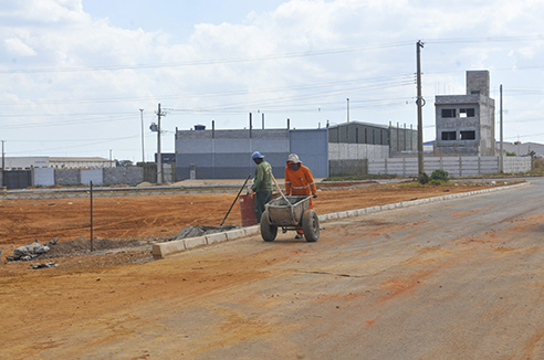 Dois setores da ADE de Ceilândia, indústria e materiais de construção, estão recebendo investimentos para redes de drenagem, pavimentação e ciclovias | Foto: Joel Rodrigues/Agência Brasília