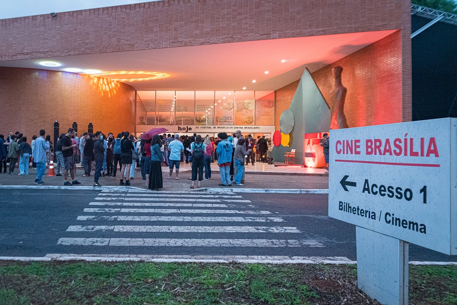 Até domingo (11), o Cine Brasília apresenta filmes do 1º Festival de Cinema e Cultura Indígena | Foto: Hugo Lira