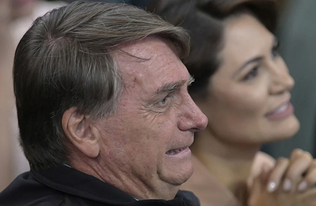 Clã Bolsonaro teme a extradição dos Estados Unidos após a pressão de deputados democratas em Washington DOUGLAS MAGNO / AFP