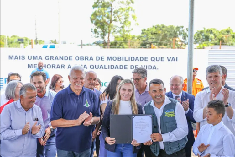 A governadora em exercício, Celina Leão, destaca que a obra do Viaduto do Jardim Botânico foi pensada para demandas futuras, considerando o fato que a cidade está se expandindo | Fotos: Renato Alves/Agência Brasília