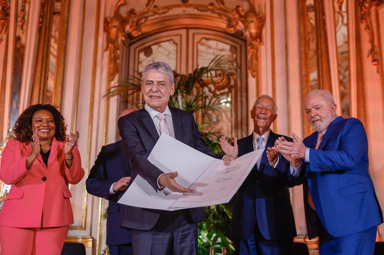 Chico Buarque recebe o Prêmio Camões em Lisboa. Foto: Ricardo Stuckert / PR