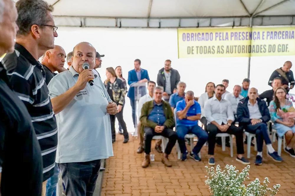 Ibaneis Rocha destaca avanços na regularização fundiária e entrega de obras na região durante entrevista