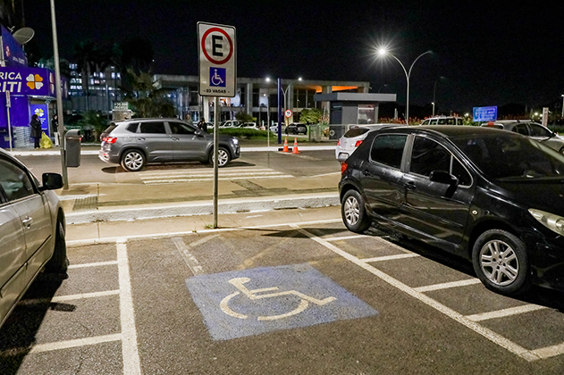 Para solicitar a credencial, é necessário que o requerimento esteja assinado pelo neuropediatra ou psiquiatra assistente do autista | Foto: Tony Oliveira/Agência Brasília