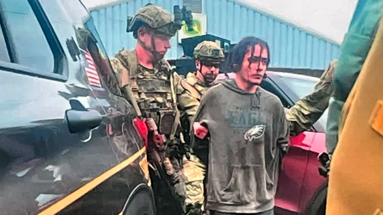 O brasileiro foragido Danilo Cavalcante após ser capturado nesta quarta-feira (13). Crédito: Polícia do Estado da Pensilvânia