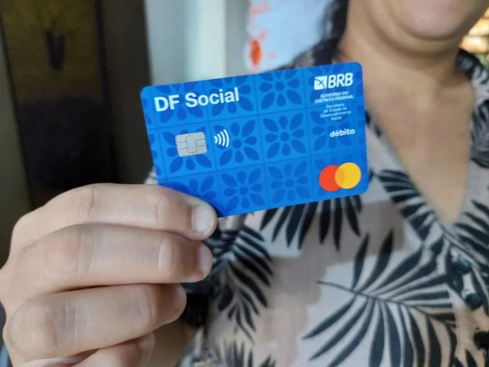 Para ter acesso ao DF Social, o beneficiário precisa abrir conta social por meio do aplicativo BRB Mobile | Foto: Divulgação/Sedes