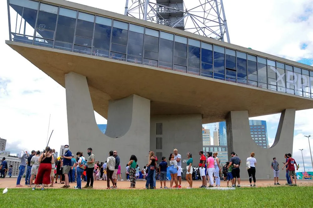 A programação de fim de ano na Torre de TV contará, além dos shows, com uma ampla variedade gastronômica na praça de alimentação, estandes de artesanato local e espaços dedicados ao setor turístico do DF | Foto: Lúcio Bernardo Jr./Agência Brasília