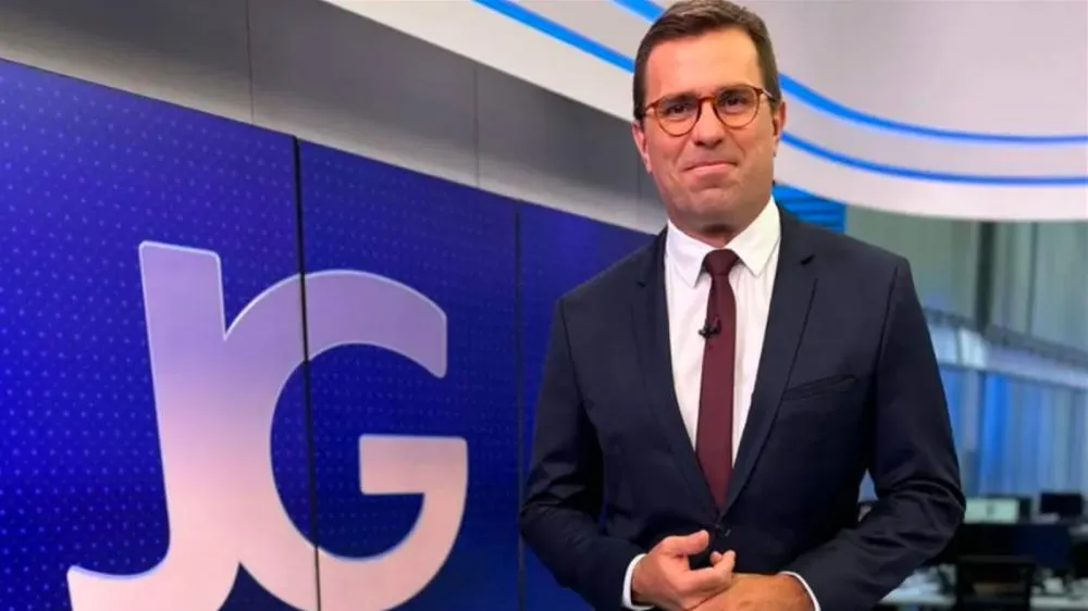 Rodrigo Bocardi na bancada do Jornal da Globo • Instagram/Rodrigo Bocardi