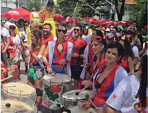 Bloco Confraria do Pasmado. Veja vídeos na página do Instagram por aqui https://www.instagram.com/reel/DGaxTIGxTZJ/?hl=en