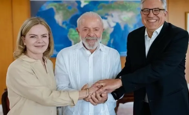 Gleisi Hoffmann, Lula e Alexandre Padilha no Palácio do Planalto — Foto: Ricardo Stuckert/Presidência da República