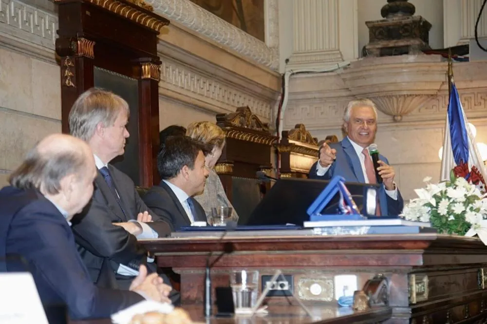 Governador Ronaldo Caiado discursa na Câmara de Veradores do RJ / Marco Antonio Lima 