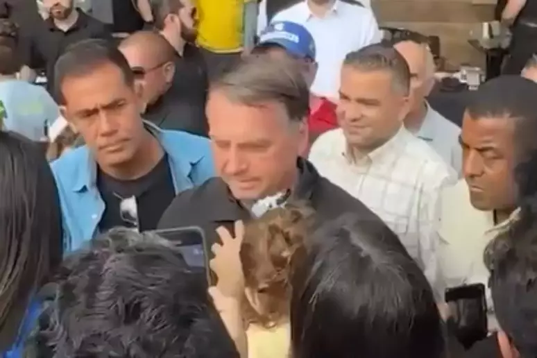 Antes de passar mal, Bolsonaro e apoiadores ganharam churrasco em frigorífico de Goiânia /Reprodução/Instagram/@jairmessiasbolsonaro 