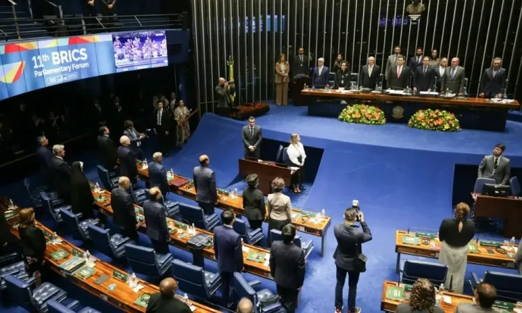 Liderando ranking de quem ultrapassa o teto constitucional estão juízes e desembargadores / 