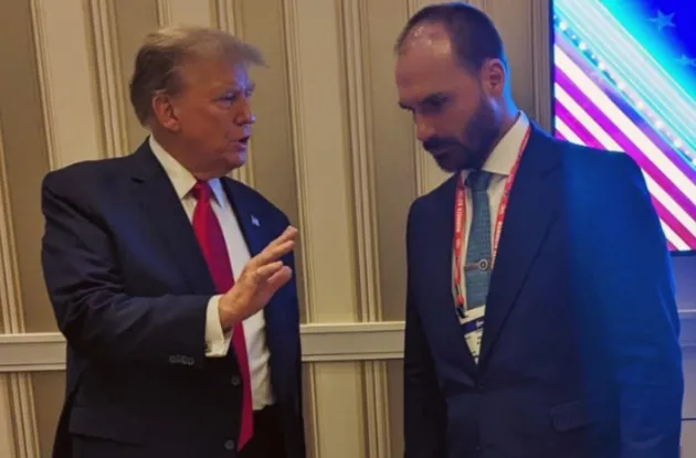 Presidente Donald Trump e o deputado Eduardo Bolsonaro (PL-SP)