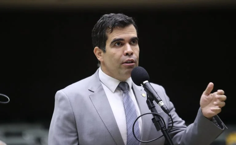 O deputado Ricardo Ayres (Republicanos-TO) é o relator / Zeca Ribeiro / Câmara dos Deputados