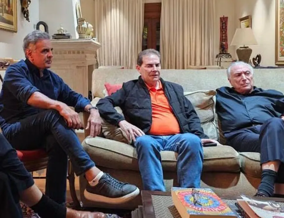 Aécio Neves, Paulinho da Força (relator) e Michel Temer discutiram o agora PL da Dosimetria / Divulgação