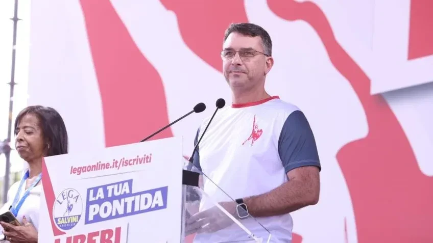  Flávio Bolsonaro (PL-RJ) disse que o Brasil “perdeu a sua soberania” / Divulgação 