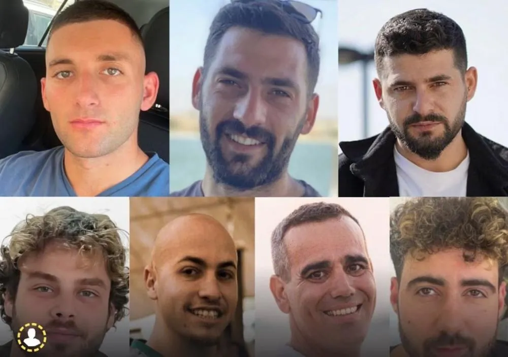 Eitan Mor, Alon Ohel, Ziv Berman, Gali Berman, Guy Gilboa-Dalal, Omri Miran e Matan Angrest são os sete primeiros reféns libertados pelo grupo terrorista Hamas nesta segunda (13) / Reprodução / Redes sociais