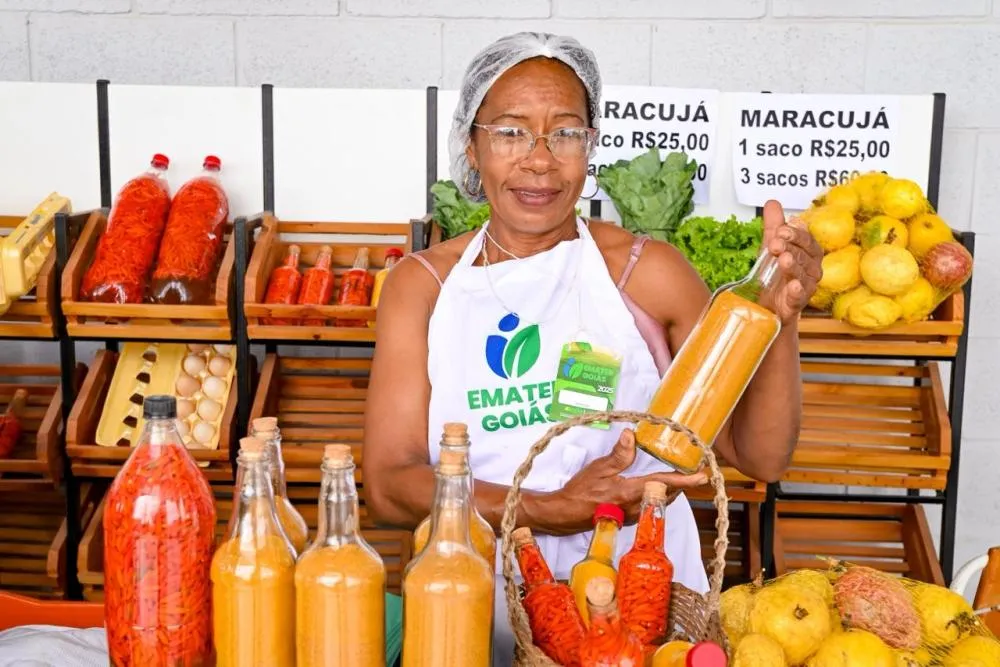 Entregue pelo Governo de Goiás nesta sexta-feira, Mercadão de Águas Lindas recebe elogios de comerciantes e clientes - Fotos: Rômullo Carvalho e André Saddi