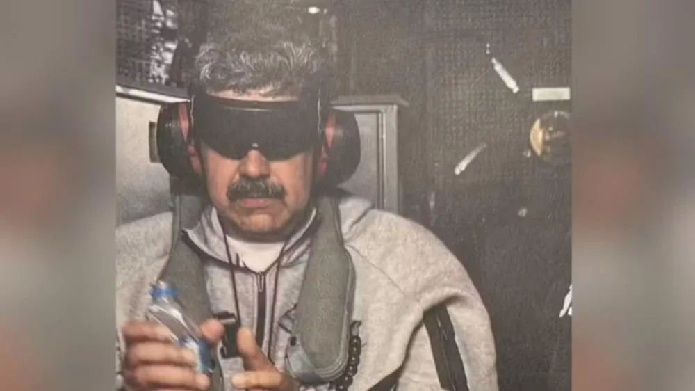 O presidente dos Estados Unidos, Donald Trump, divulga foto de Nicolás Maduro após captura do líder venezuelano no dia 4 de janeiro de 2026 — Foto: Reprodução