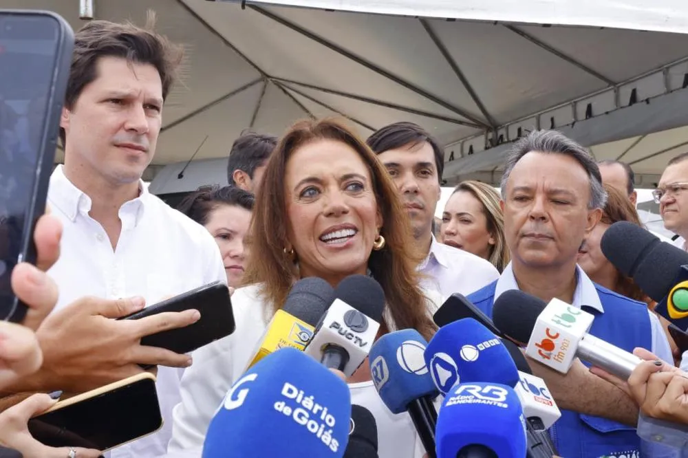 Gracinha Caiado e Daniel Vilela entregam 246 vans aos municípios goianos - Fotos: André Saddi