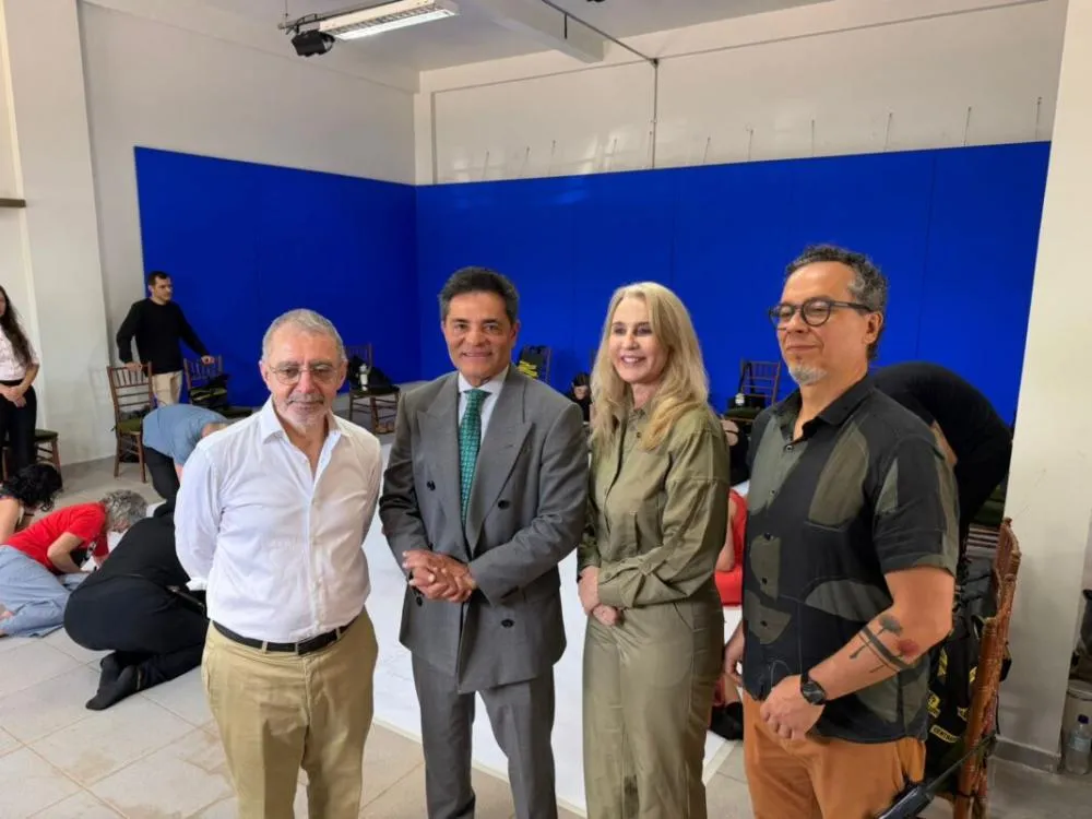 Diretor regional Valcides de Araújo, ao lado de Cíntia Gontijo de Rezende, Manuel Borja Villel curador sênior so Seminário e Leonardo Hernandes -Foto: Tudo Ok Notícias