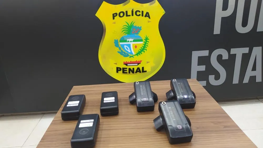 Governador Daniel Vilela envia à Assembleia Legislativa de Goiás projeto de lei que institui o pagamento pelo uso de tornozeleiras eletrônicas por parte de agressores de mulheres - Fotos: PPGO