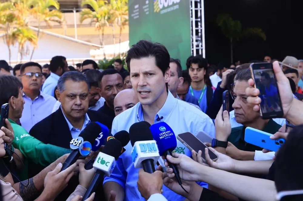 Daniel Vilela entrega R$ 108 milhões em veículos e equipamentos para 156 municípios