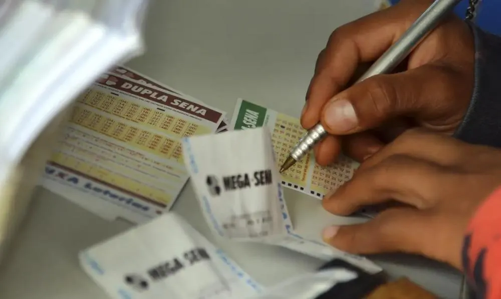 Mega-Sena acumula novamente e prêmio principal vai para R$ 45 milhões