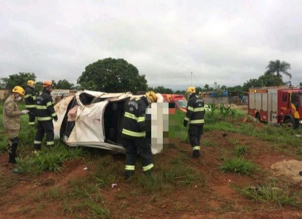 Capotamento deixa vítima fatal na Cidade Ocidental (Foto: CBM)